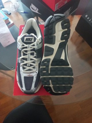 Nike Zoom Vomero 5