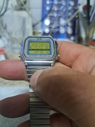 Reloj Pulsar by Seiko Digital Lemon face