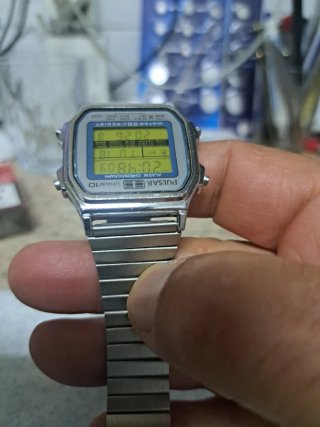 Reloj Pulsar by Seiko Digital Lemon face