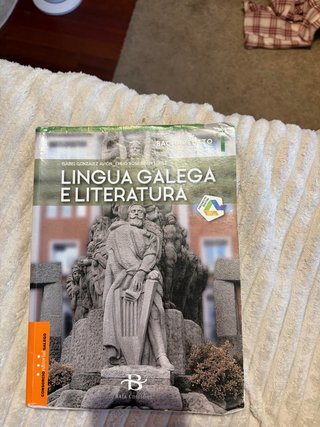 Libro de lingua gallega 1° bachillerato