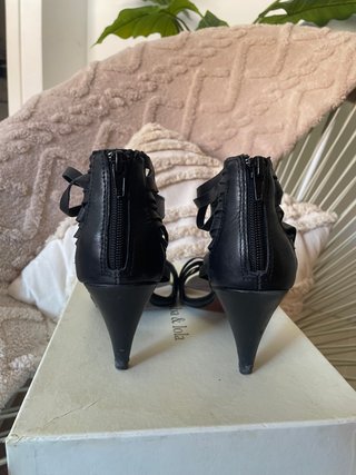 Sandalias Bimba y Lola Tacón Negro Talla 36