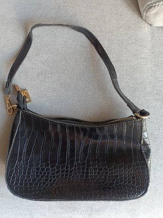 Lote de 4 bolsos y 1 monedero