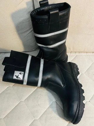 BOTAS DE BOMBERO MARCA FAL TALLA 41