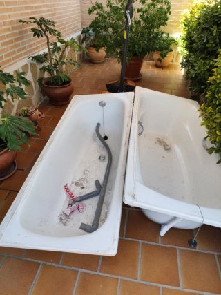 Bañera metálica blanca