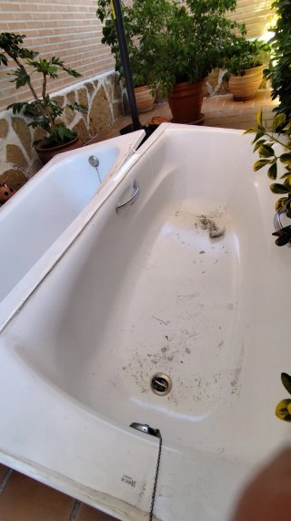 Bañera metálica blanca