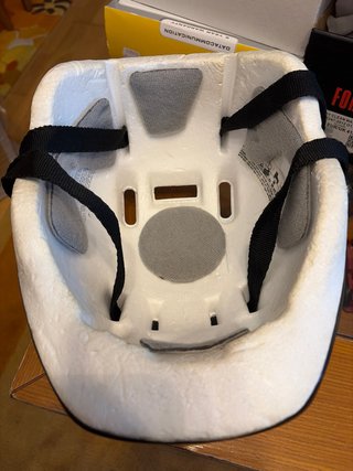 Casco de bicicleta con diseño vibrante