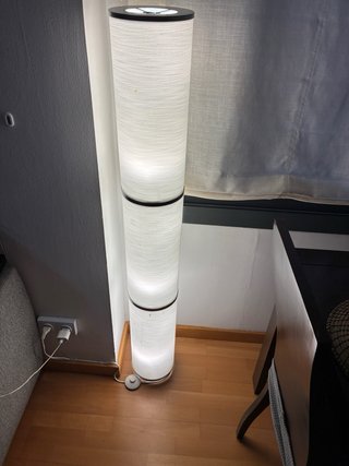 Lámpara de pie IKEA - Incluye las 6 bombillas
