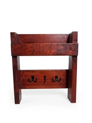 Perchero de madera para llaves y sobres