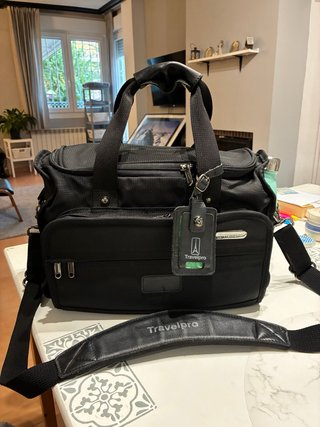 Bolso de hombro Travelpro negro