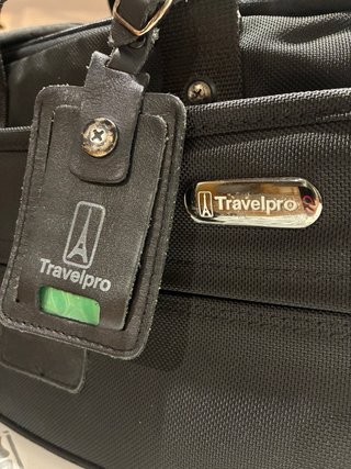 Bolso de hombro Travelpro negro