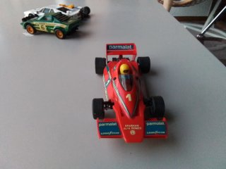 Coche Scalextric Alfa Romeo Parmalat 1