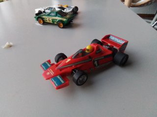 Coche Scalextric Alfa Romeo Parmalat 1
