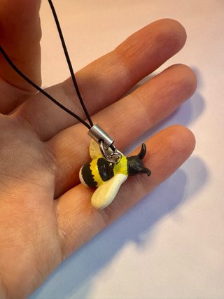 Colgante Abeja Hecho a Mano Arcilla Polimérica