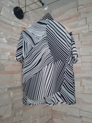 Camisa manga corta estampada de rayas T. L