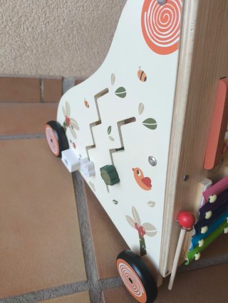 Andador correpasillos madera con juegos sensoriale