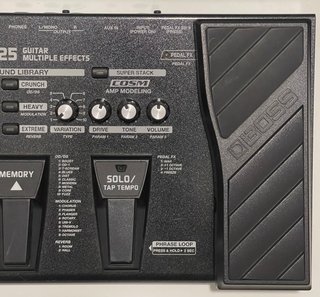 Boss ME-25 pedaliera multieffetti per chitarra