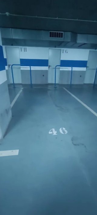 Plaza parking