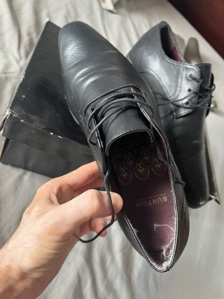 Zapatos de vestir negros Burton