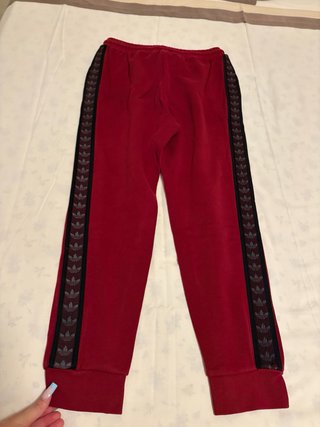 Tuta Adidas rossa con banda laterale