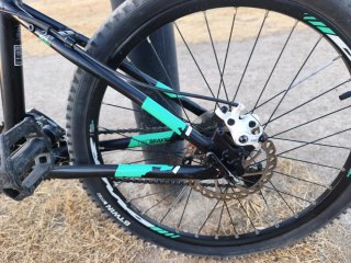Bicicleta Btwin Negra y Turquesa