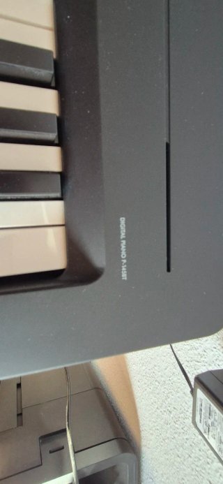 Piano Yamaha P-145 BT