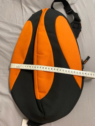 Mochila Negra y Naranja