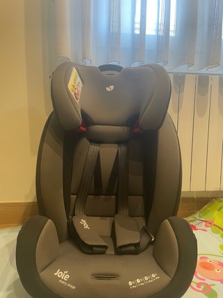 Silla de coche Joie tal cual se ve en la foto