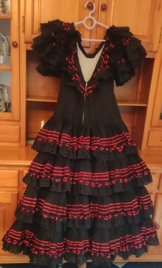 Vestido Flamenca Negro y Rojo Artesanal