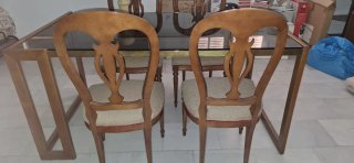 Conjunto de Mesa y juego de 4 sillas de comedor.