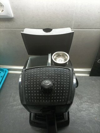 Cafetera Delonghi Negra