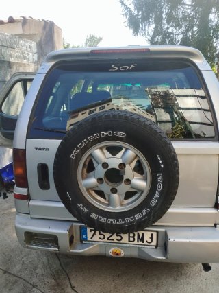 Tata Safari 2001