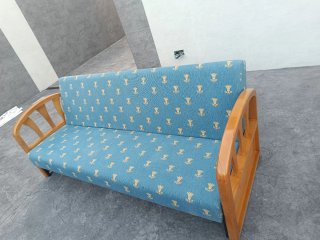 Sofá cama madera pino.