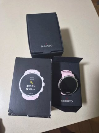 Reloj Suunto Rosa y Plateado