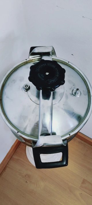 Olla de presión Magefesa