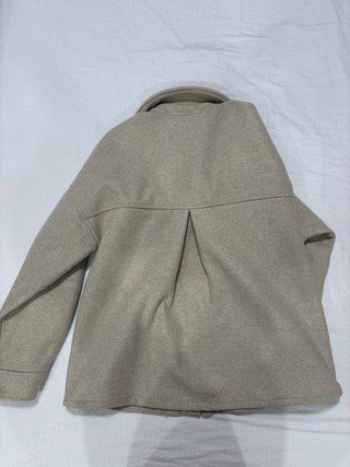 Chaqueta Stradivarius Beige