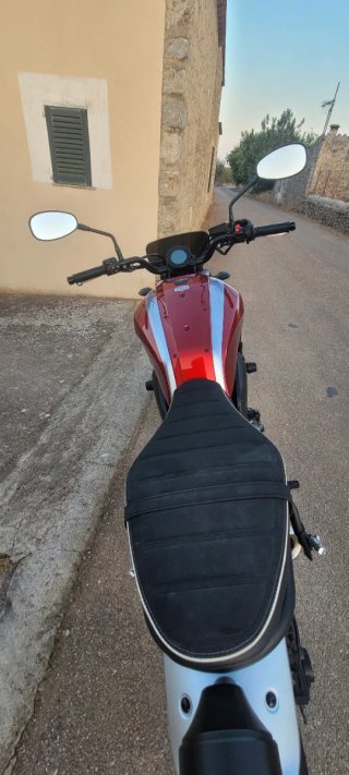 Yamaha XSR 700/ 2019 con 19.900 km