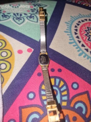 Reloj Orient Quartz Vintage Mujer Dorado
