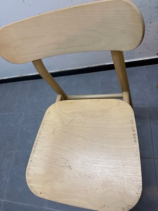 Juego de 2 sillas de madera