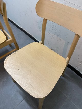 Juego de 2 sillas de madera