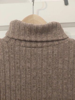 Jersey SHEIN canalé cuello alto
