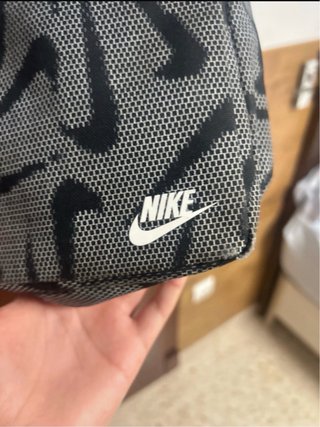 Bolso bandolera Nike estampado