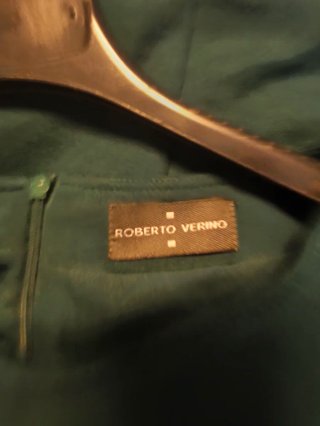 Vestido verde con bolsillos y botones dorados