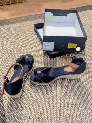Sandalias cuña Tommy Hilfiger azul marino talla 40