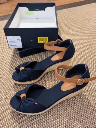 Sandalias cuña Tommy Hilfiger azul marino talla 40