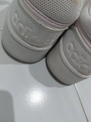 Zapatillas Adidas Blancas y Rosas
