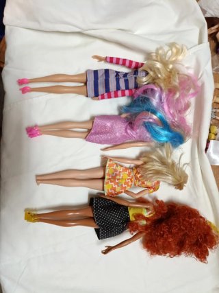 Lote 4 Muñecas Barbie