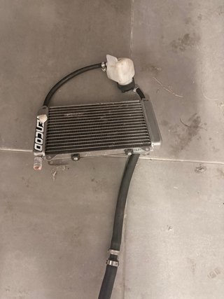 Radiador KTM 45344 con depósito