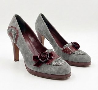 Zapatos de tacón Sa grises y rojos