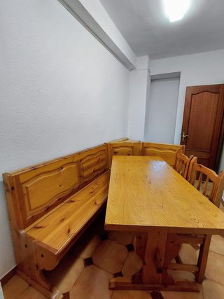 Conjunto mesa, banco y sillas madera rústica
