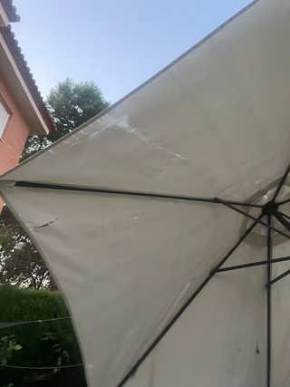 Sombrilla grande beige y negra